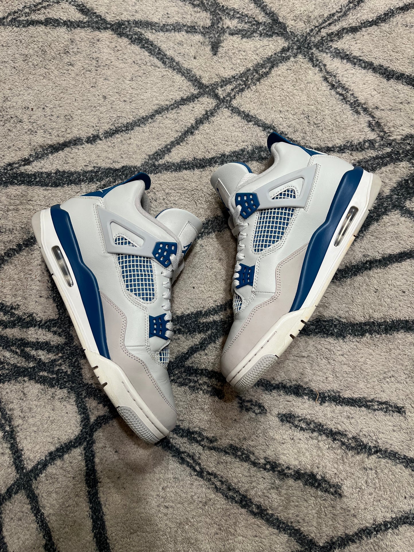 Air Jordan 4 Military Blue