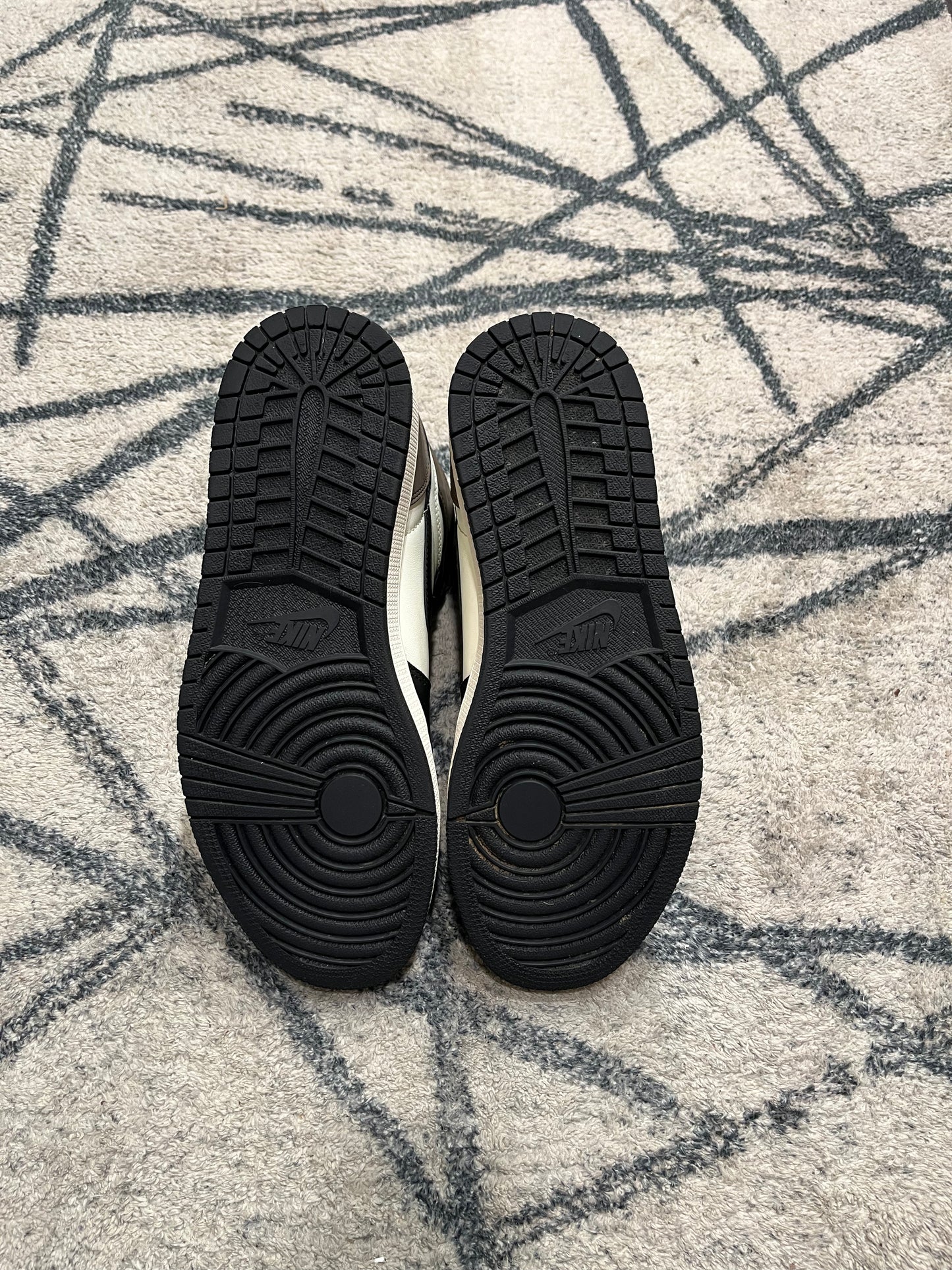 Air Jordan 1 High Mocha