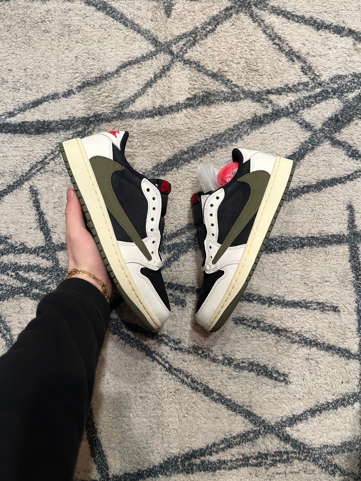 Air Jordan 1 Travis Reverse Olive