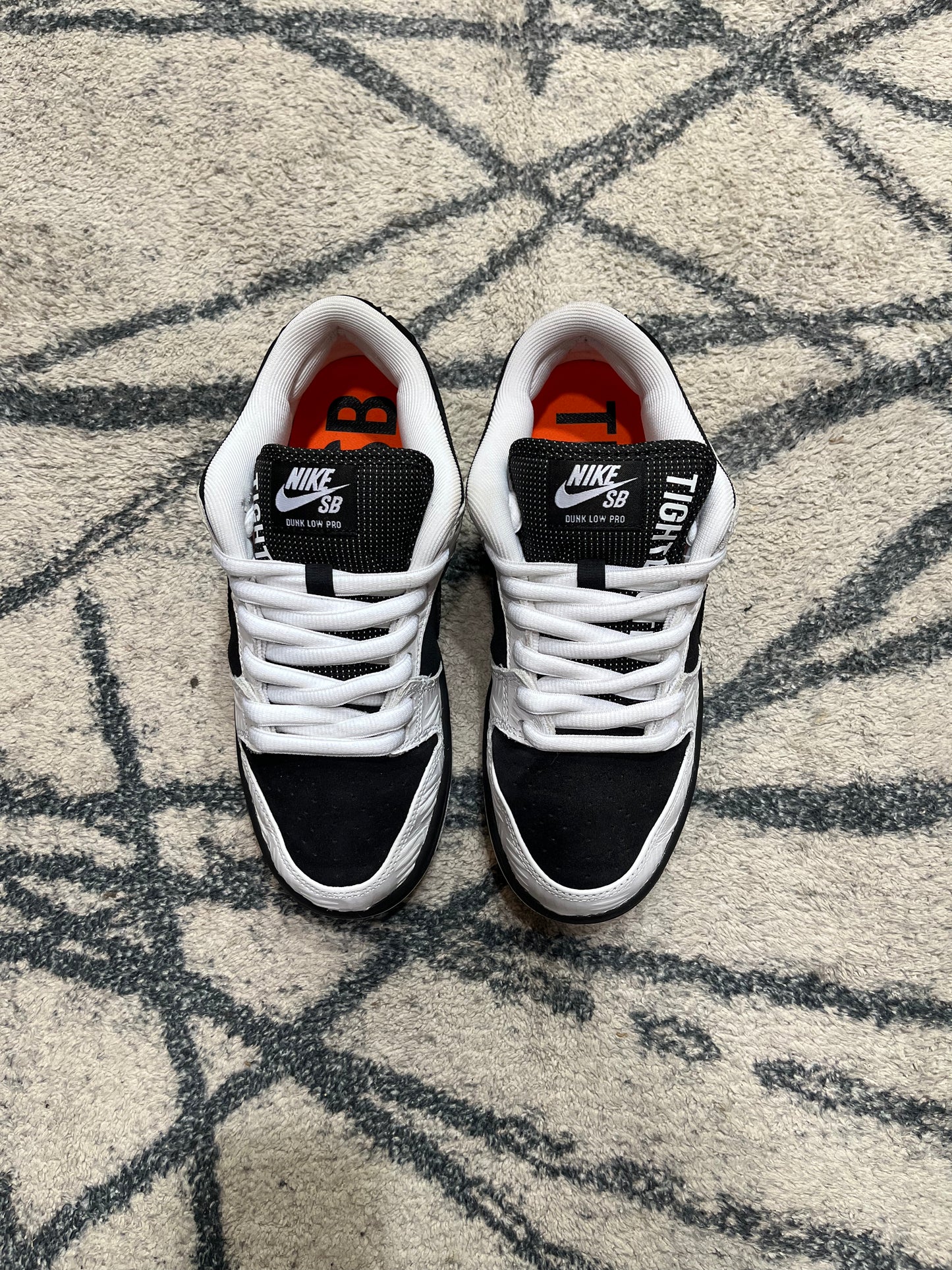 Nike SB Dunk Low TightBooth