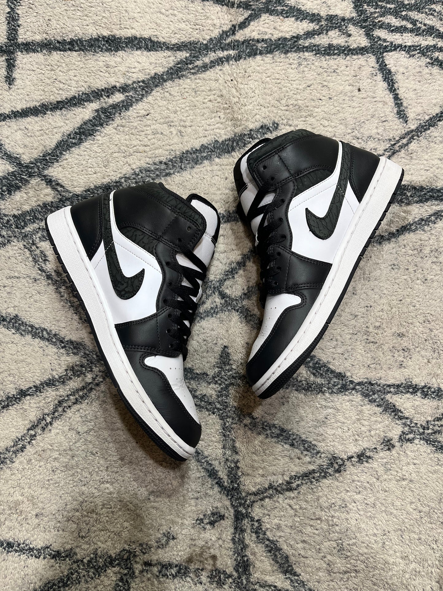 Air Jordan 1 Mid Panda Elephant