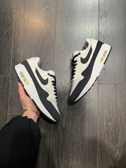 Nike Air Max 1 Black White