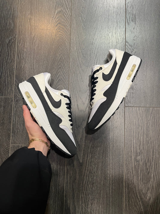 Nike Air Max 1 Black White