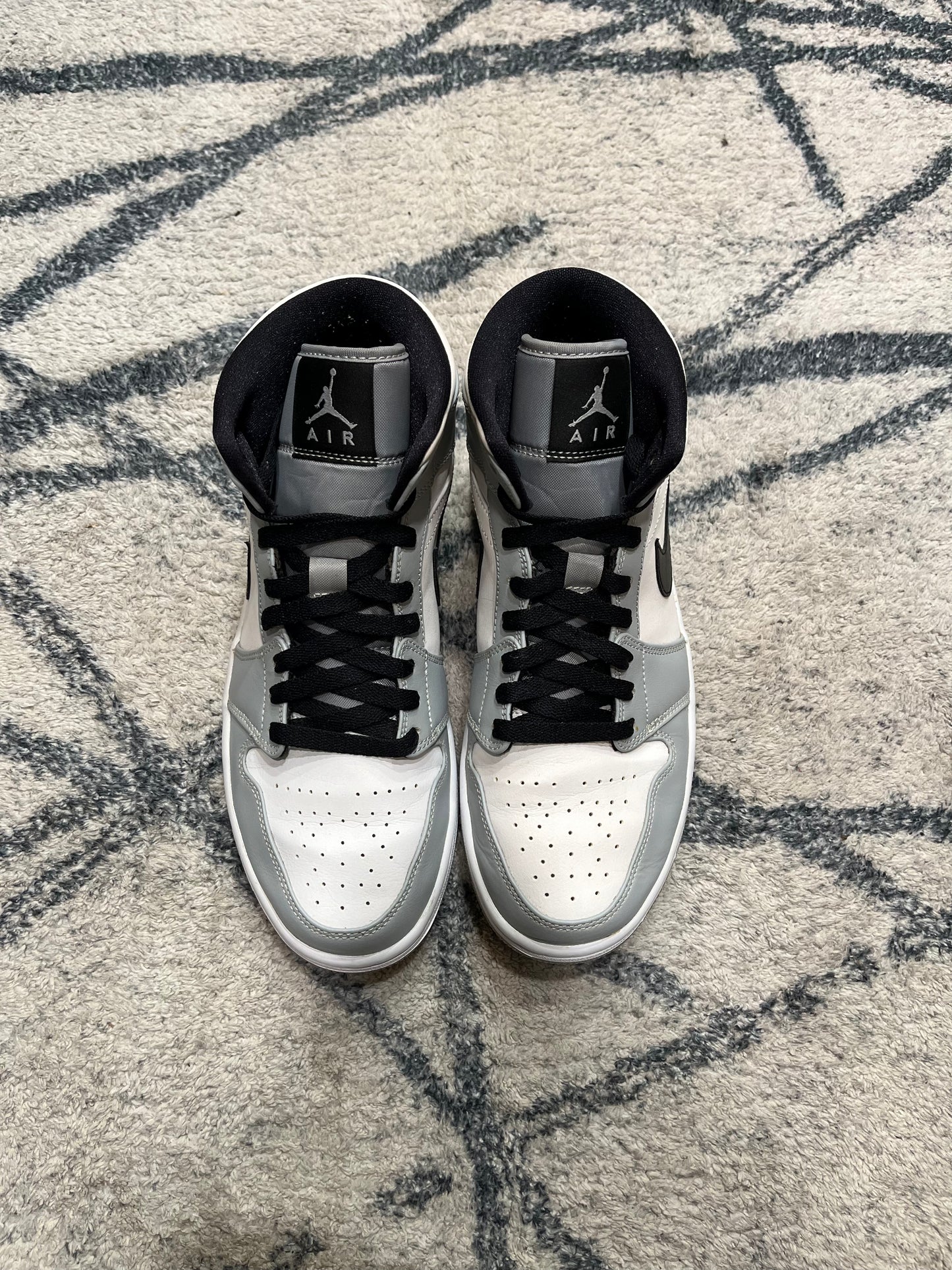Air Jordan 1 Mid Smoke Grey