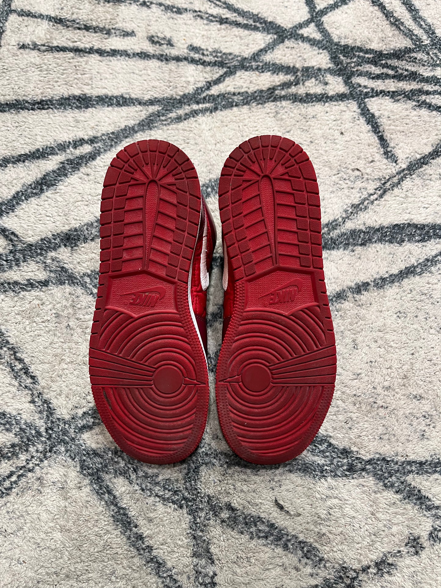 Air Jordan 1 Mid Red Quilt