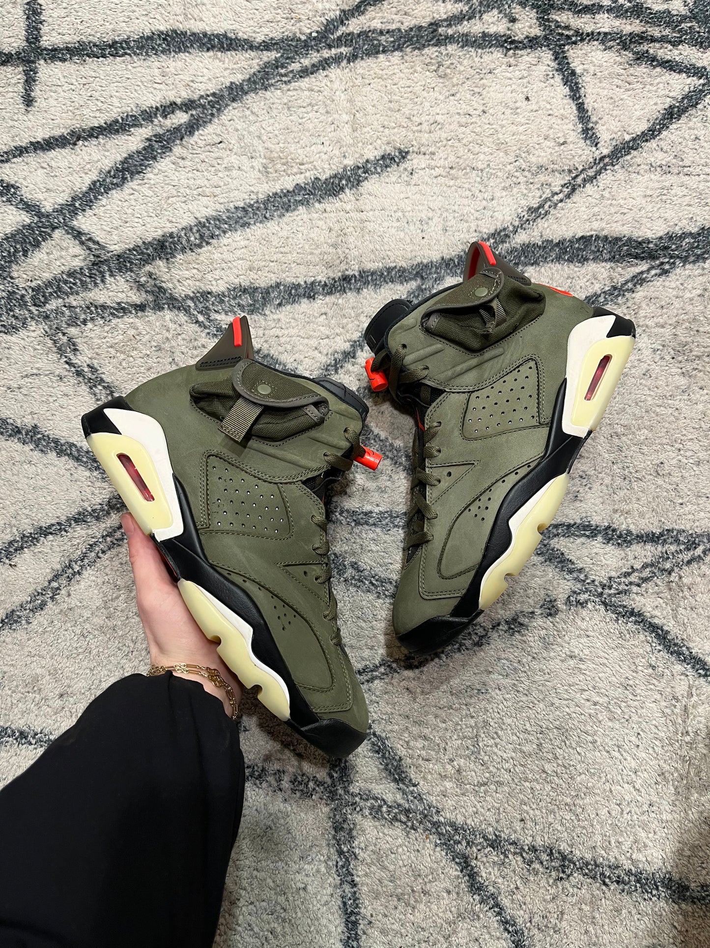Air Jordan 6 Travis Scott Olive
