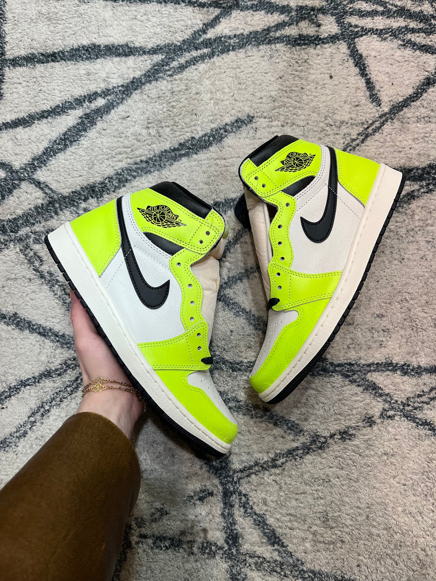 Air Jordan 1 Retro Volt Visionaire