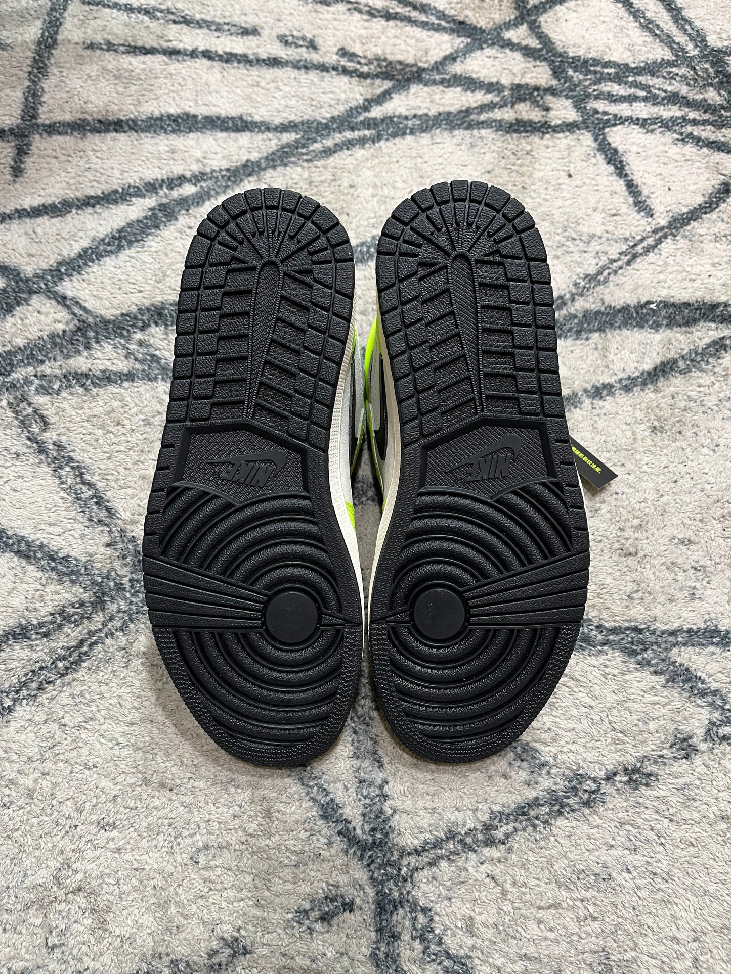 Air Jordan 1 Retro Volt Visionaire