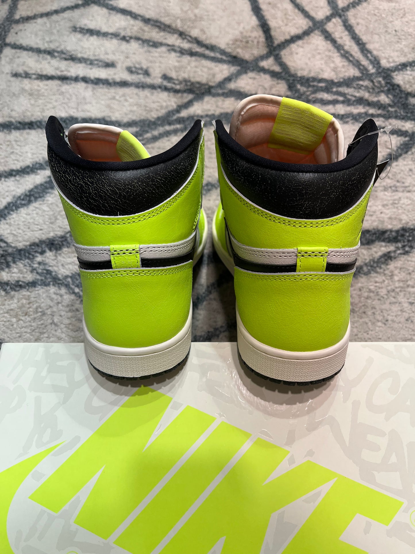 Air Jordan 1 Retro Volt Visionaire