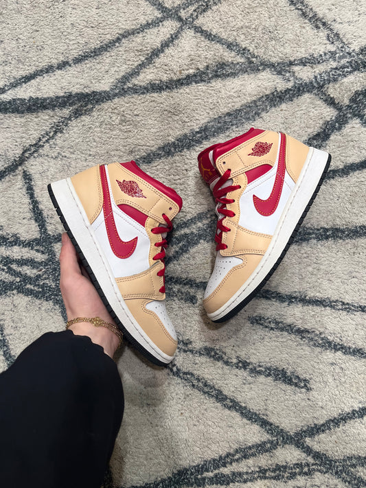 Air Jordan 1 Mid Peach