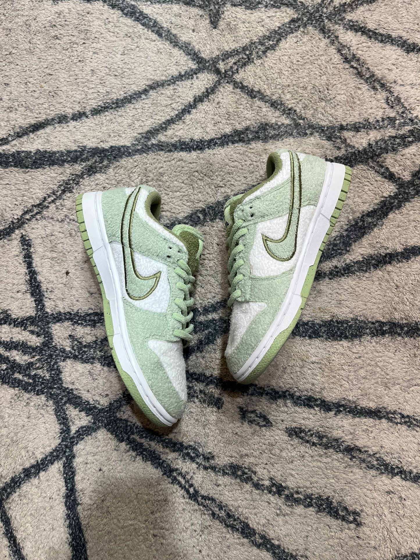 Nike Dunk Low SE Fleece Green