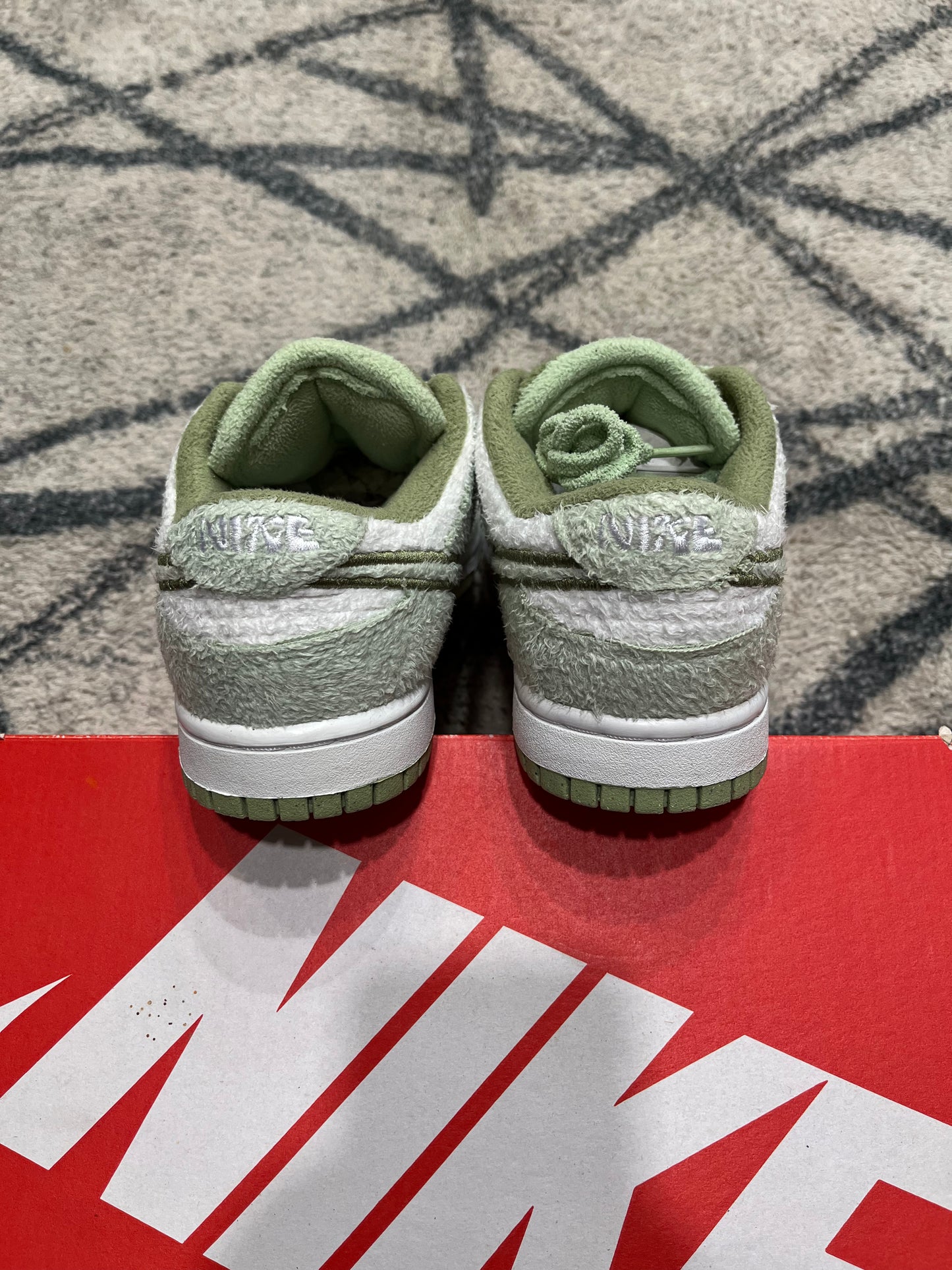 Nike Dunk Low SE Fleece Green