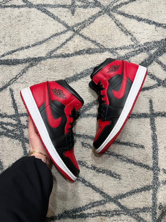 Air Jordan 1 Mid Banned