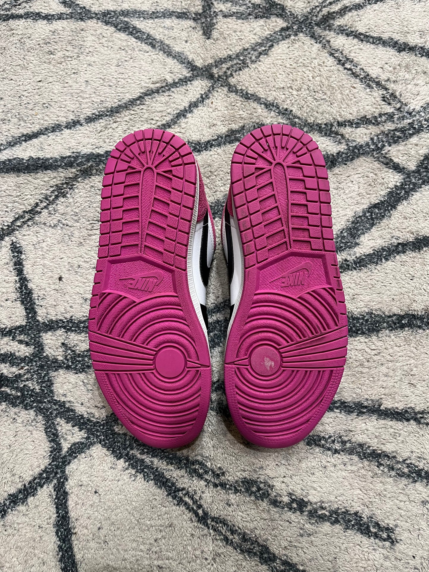 Air Jordan 1 Low Black Active Fuchsia