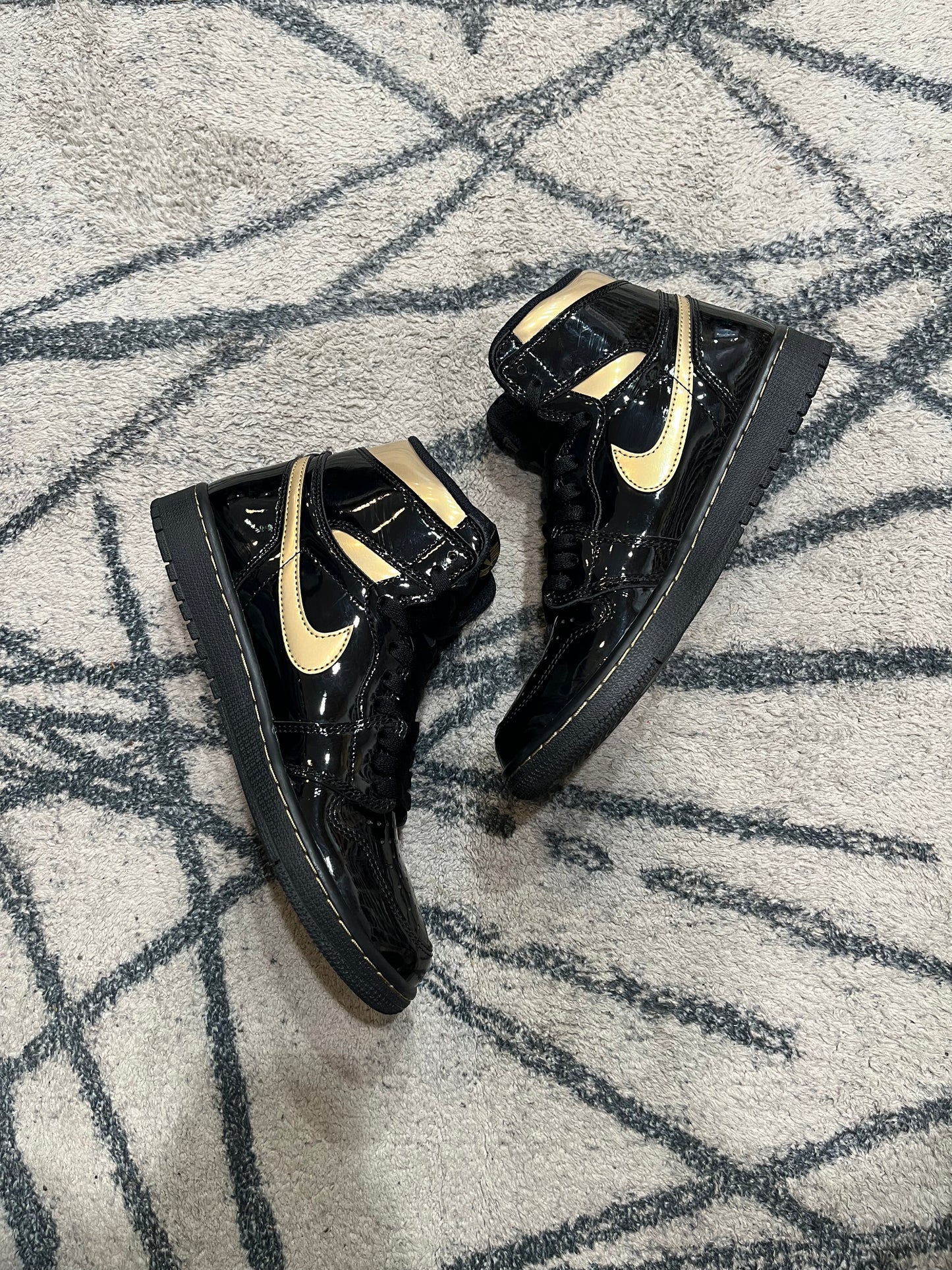Air Jordan 1 Black Gold