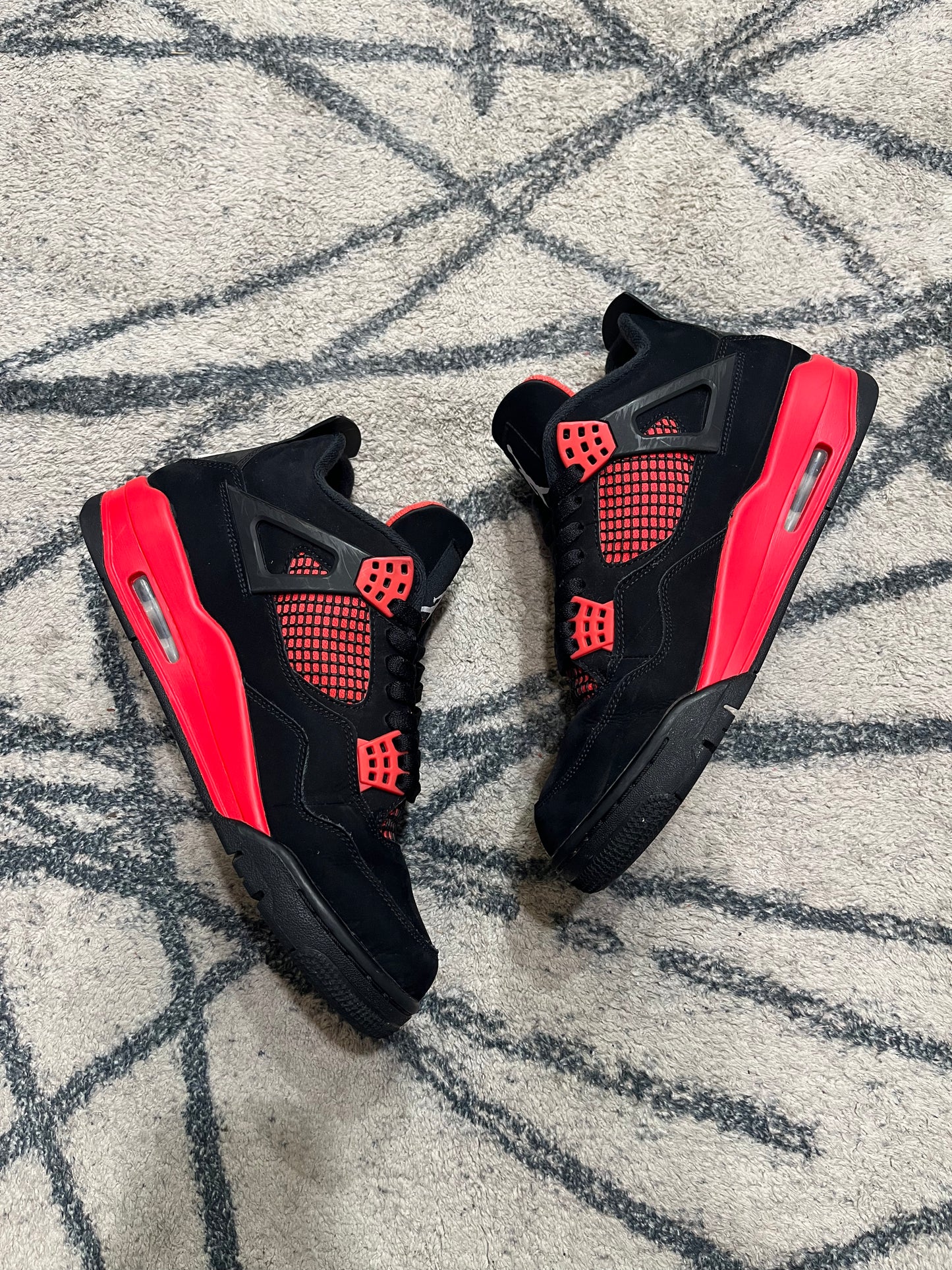 Air Jordan 4 Red Thunder