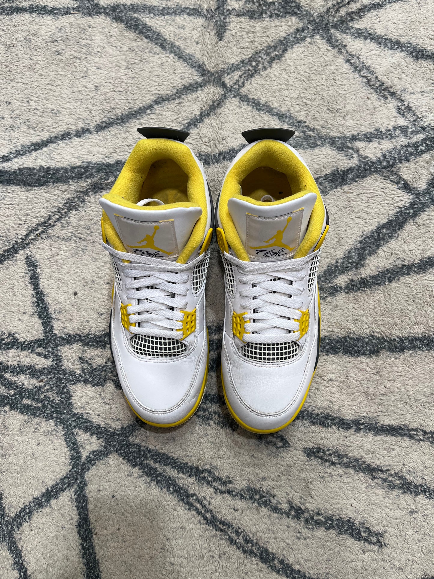 Air Jordan 4 Vivid Sulfur