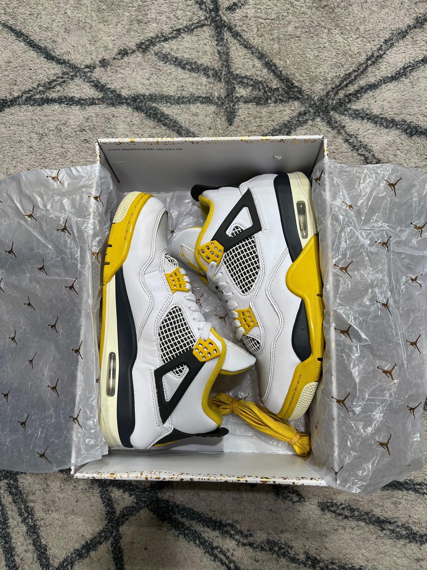 Air Jordan 4 Vivid Sulfur
