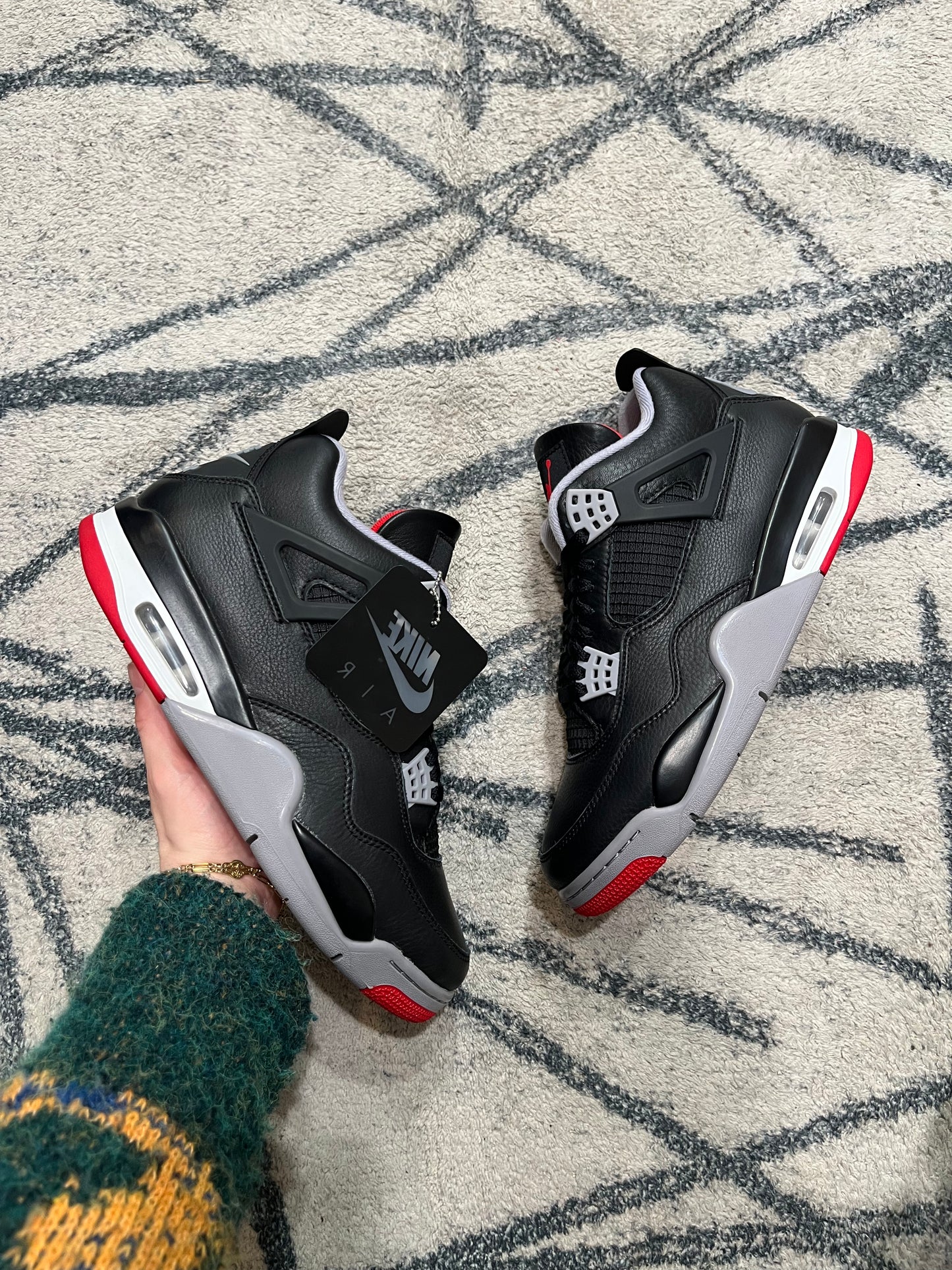 Air Jordan 4 Black Fire Red