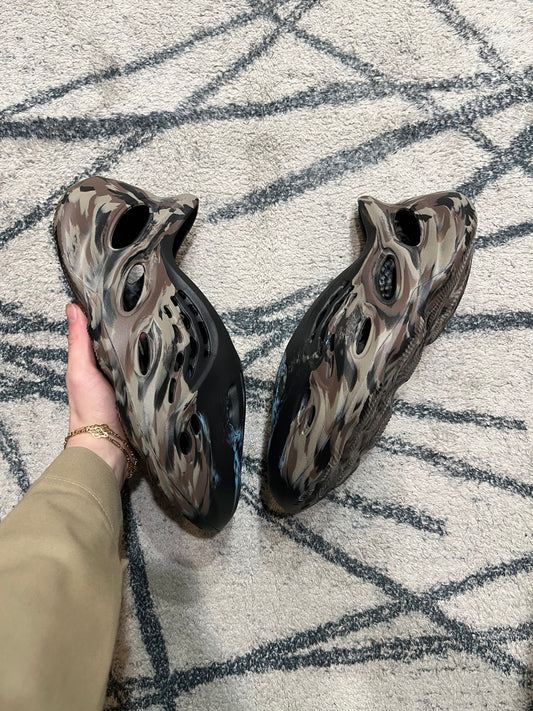 Yeezy Foam Runner Cinder