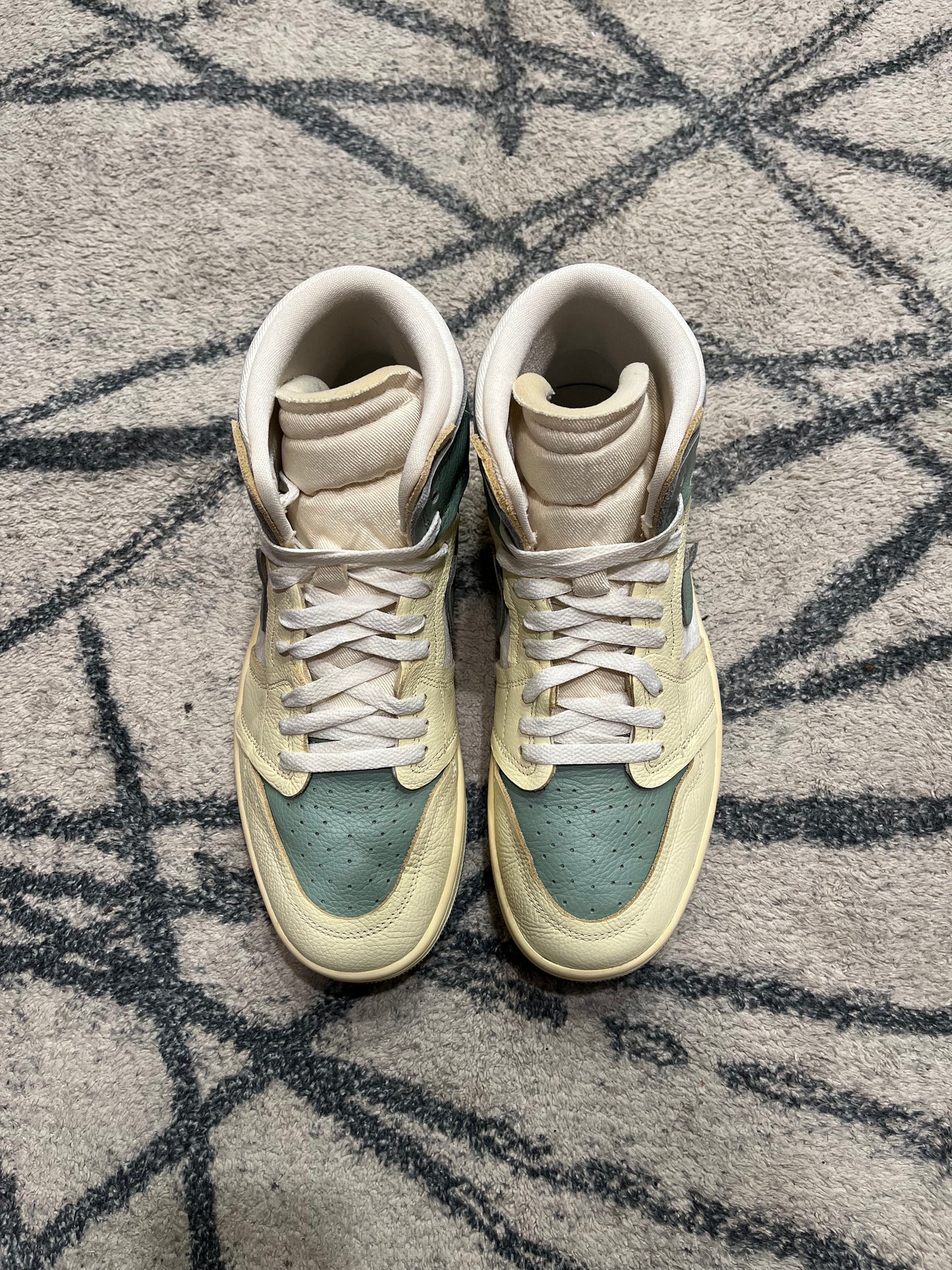Air Jordan 1 Jade Smoke