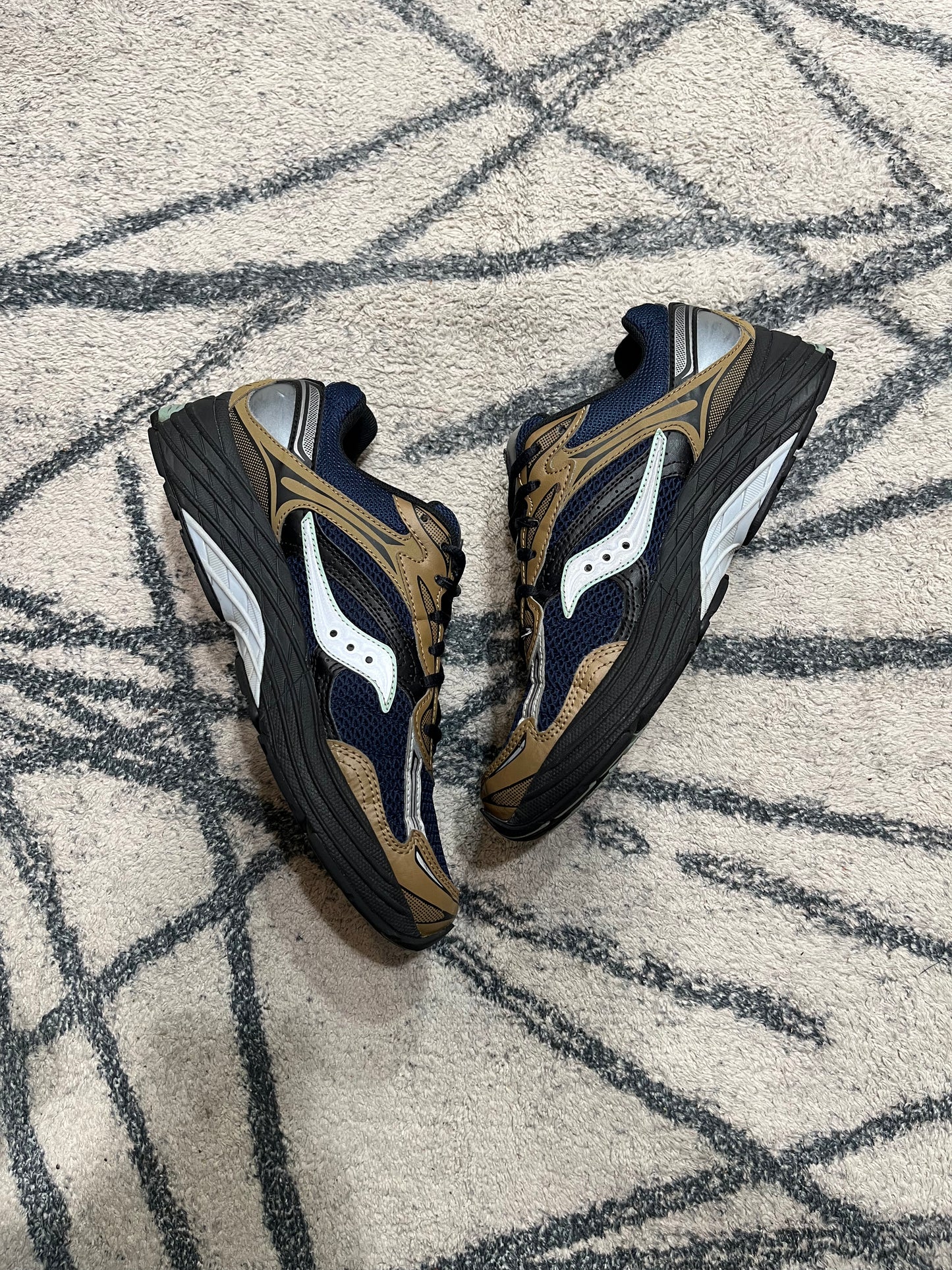 Saucony Omni 9 Navy Brown