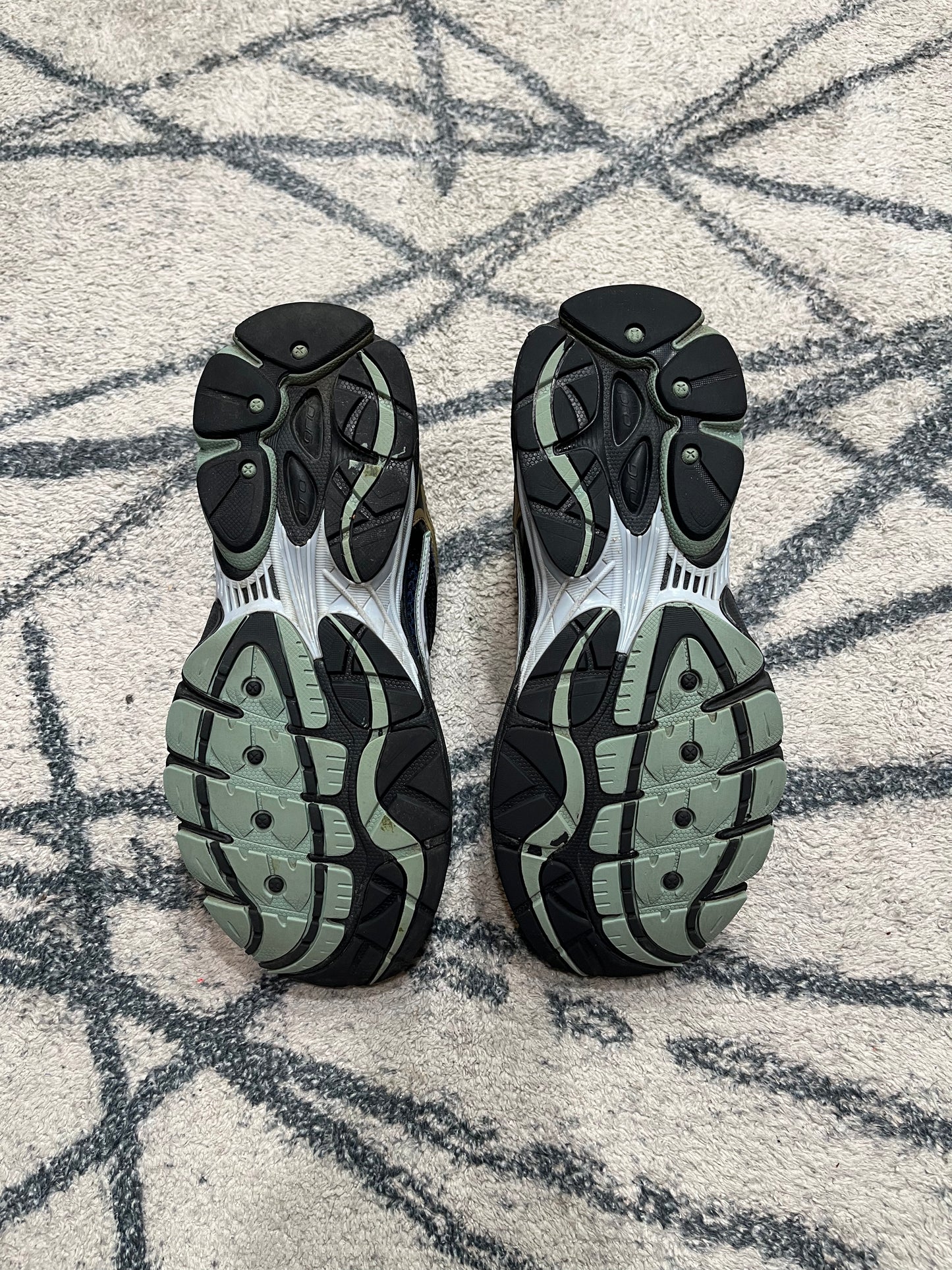 Saucony Omni 9 Navy Brown