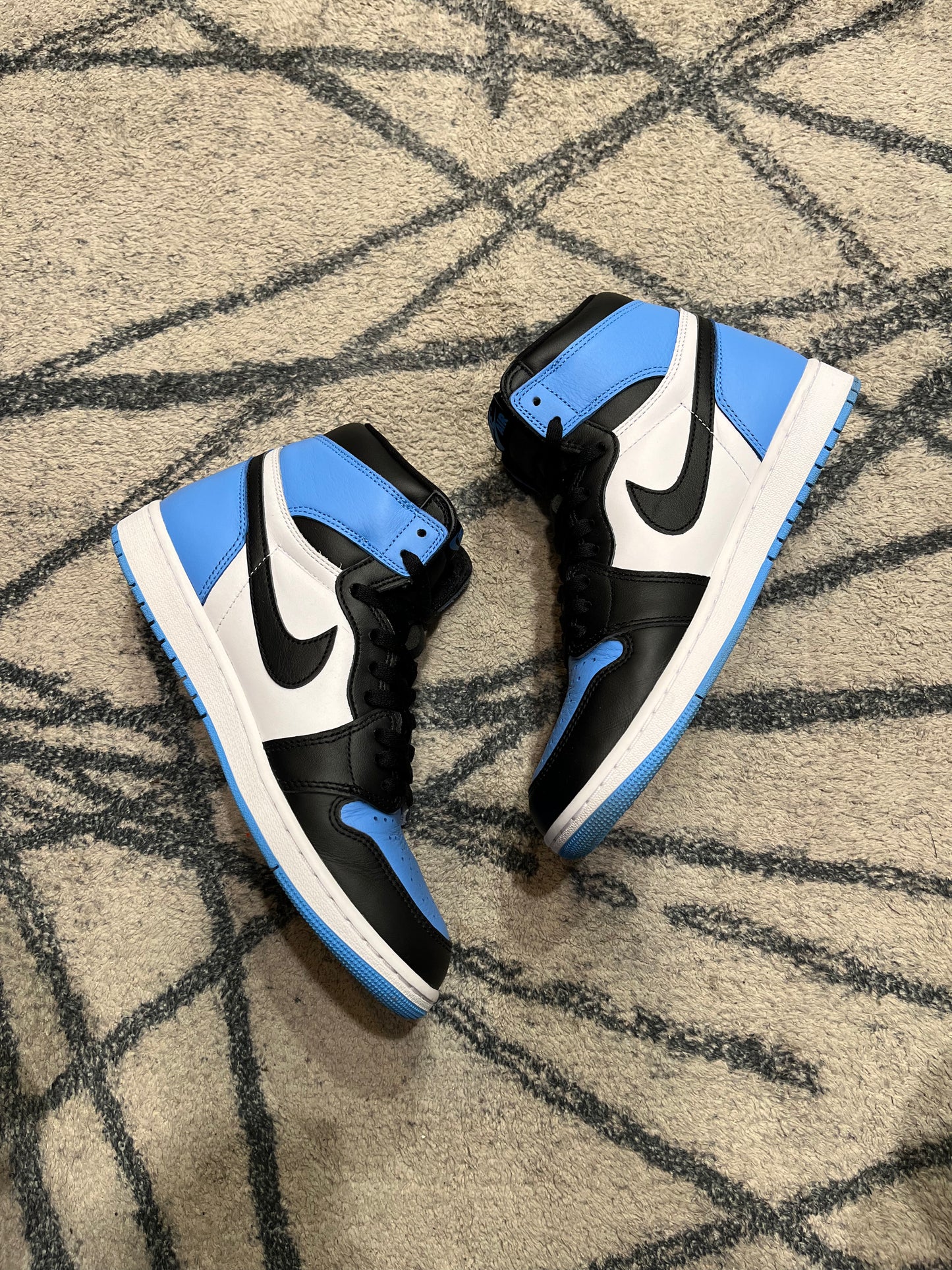 Air Jordan 1 University Blue