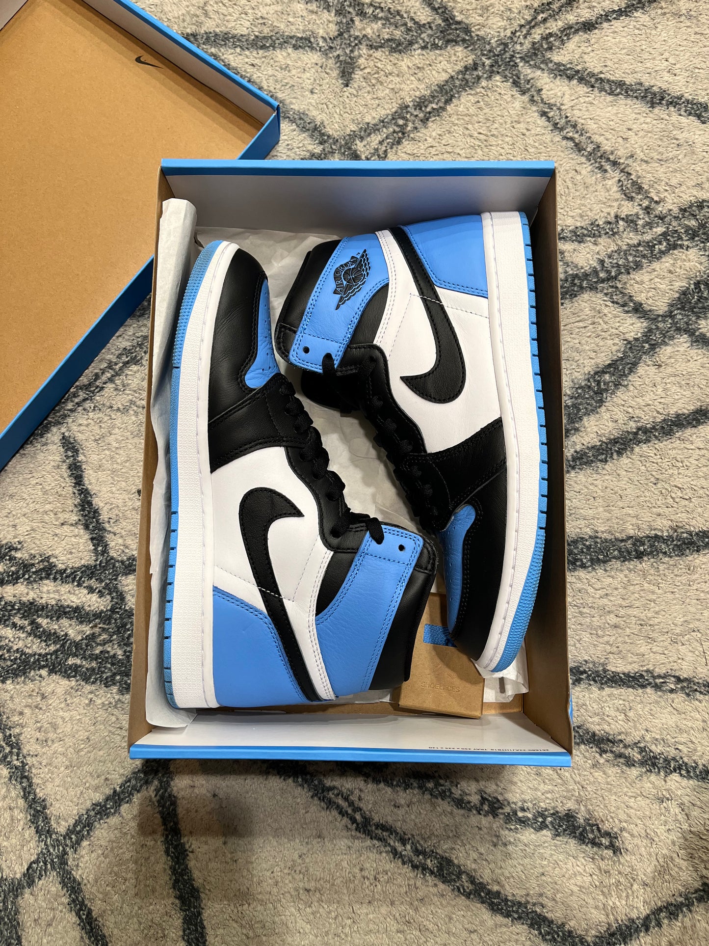 Air Jordan 1 University Blue