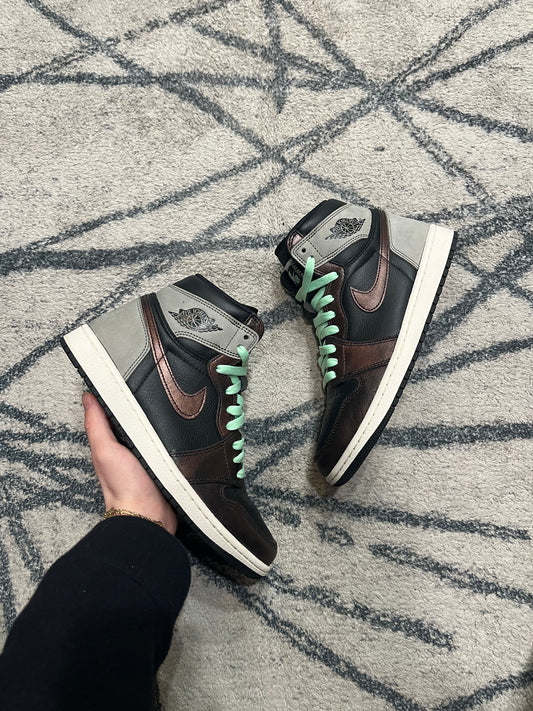 Air Jordan 1 Shadow