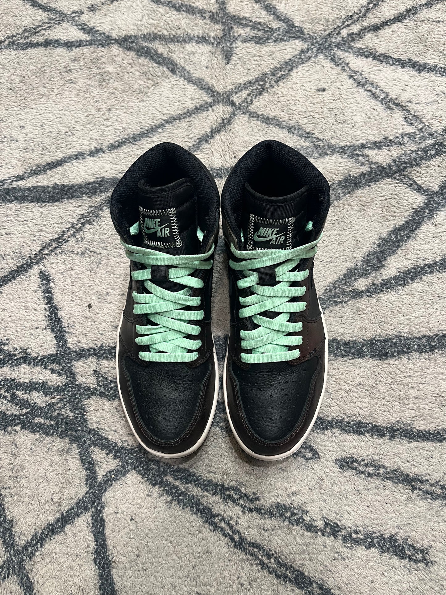 Air Jordan 1 Shadow