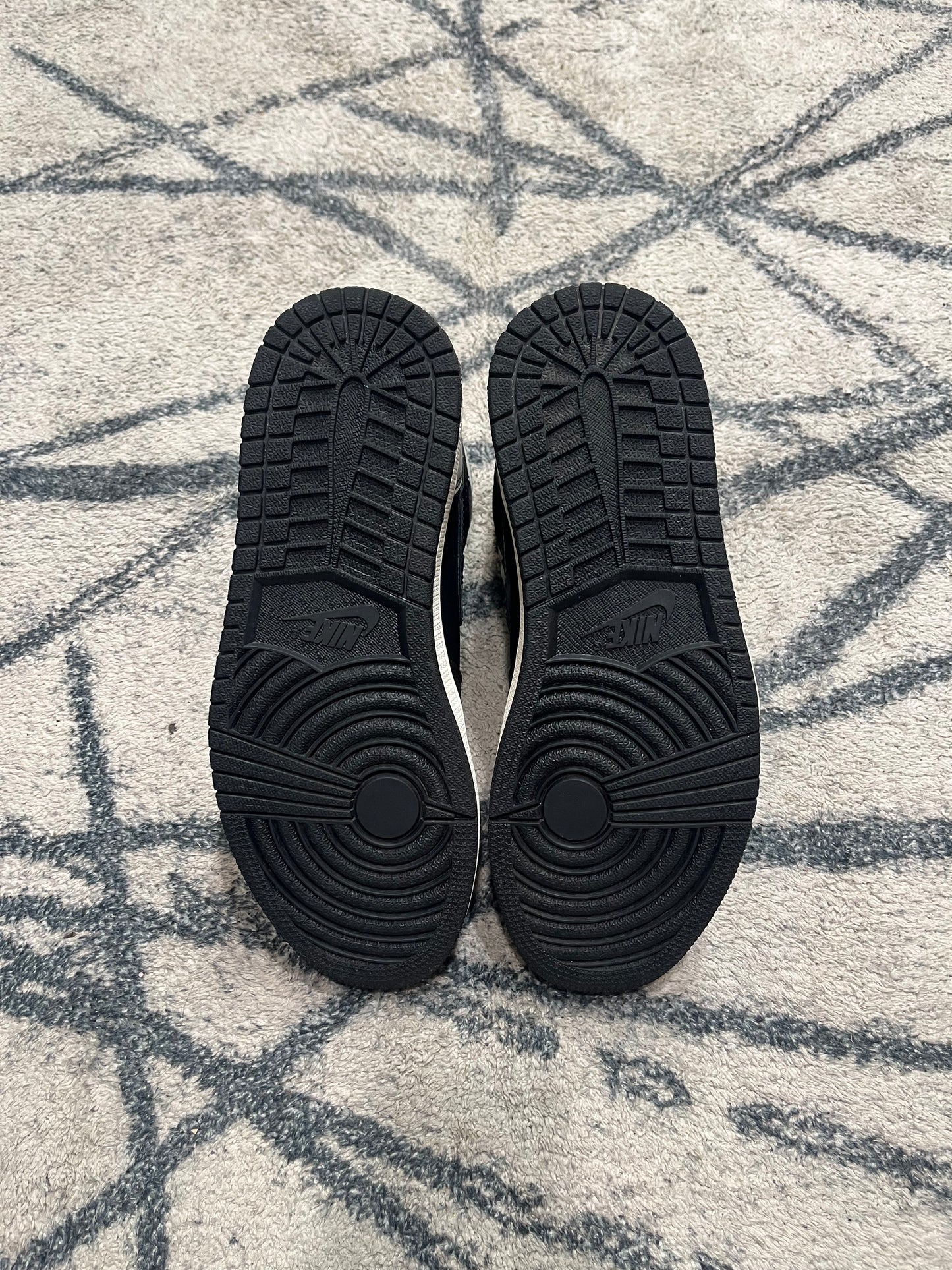 Air Jordan 1 Shadow