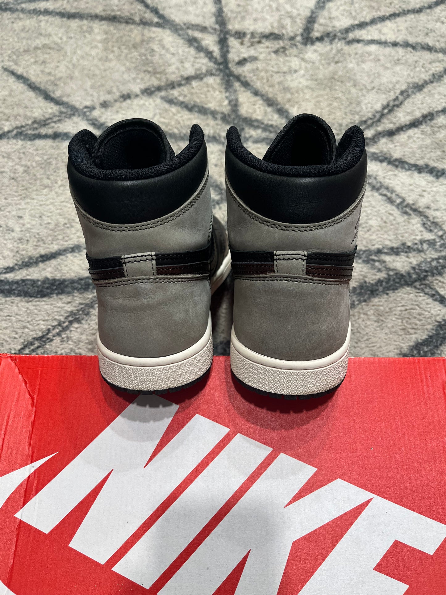 Air Jordan 1 Shadow