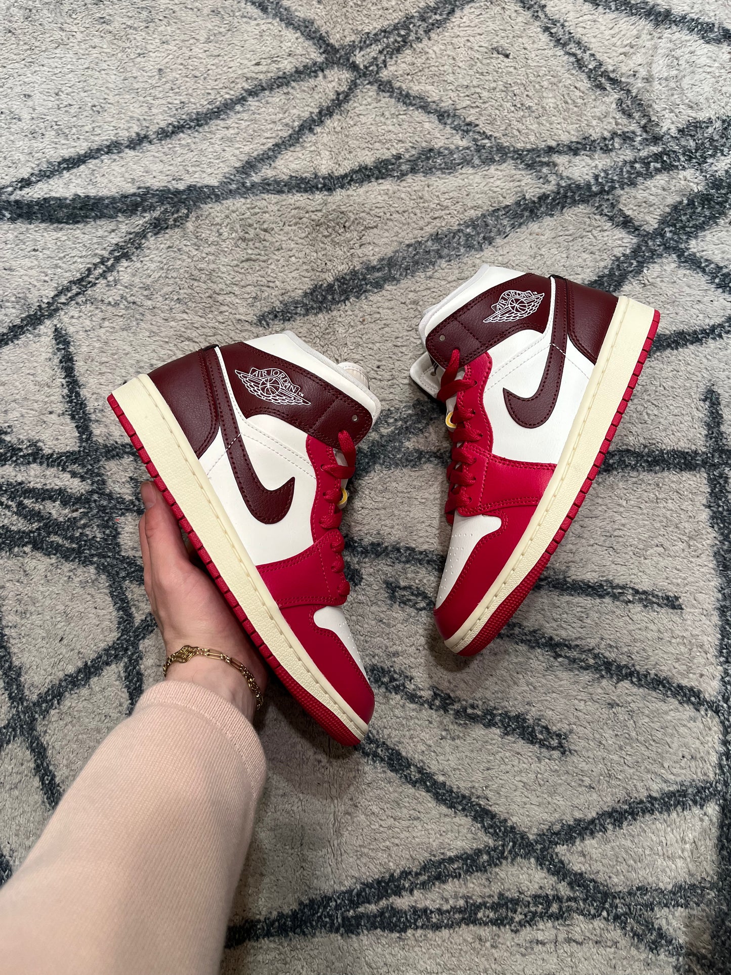 Air Jordan 1 Mid Dark Team Red