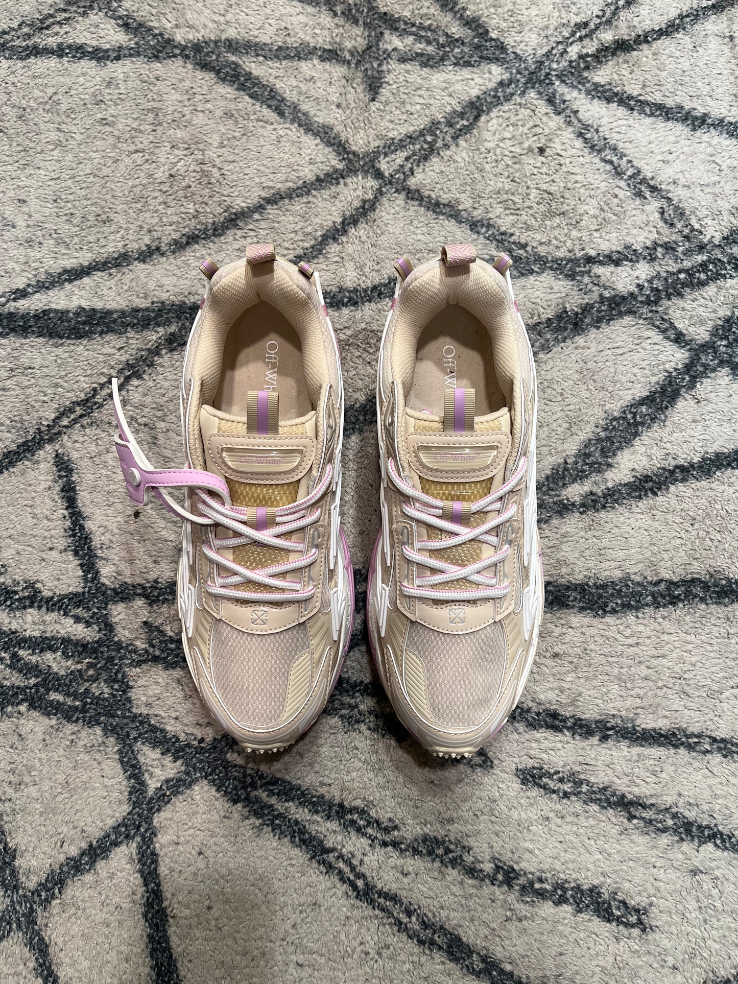 Off White Be Right Back Pink Cream