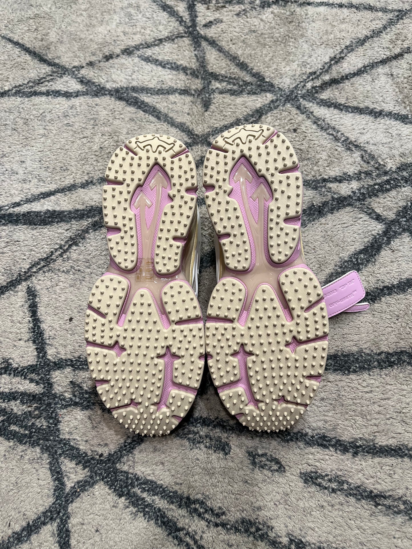 Off White Be Right Back Pink Cream