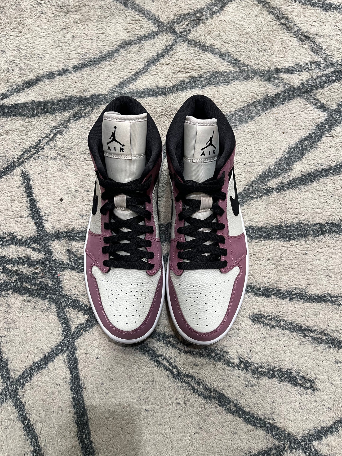 Air Jordan 1 Mid Barely Rose