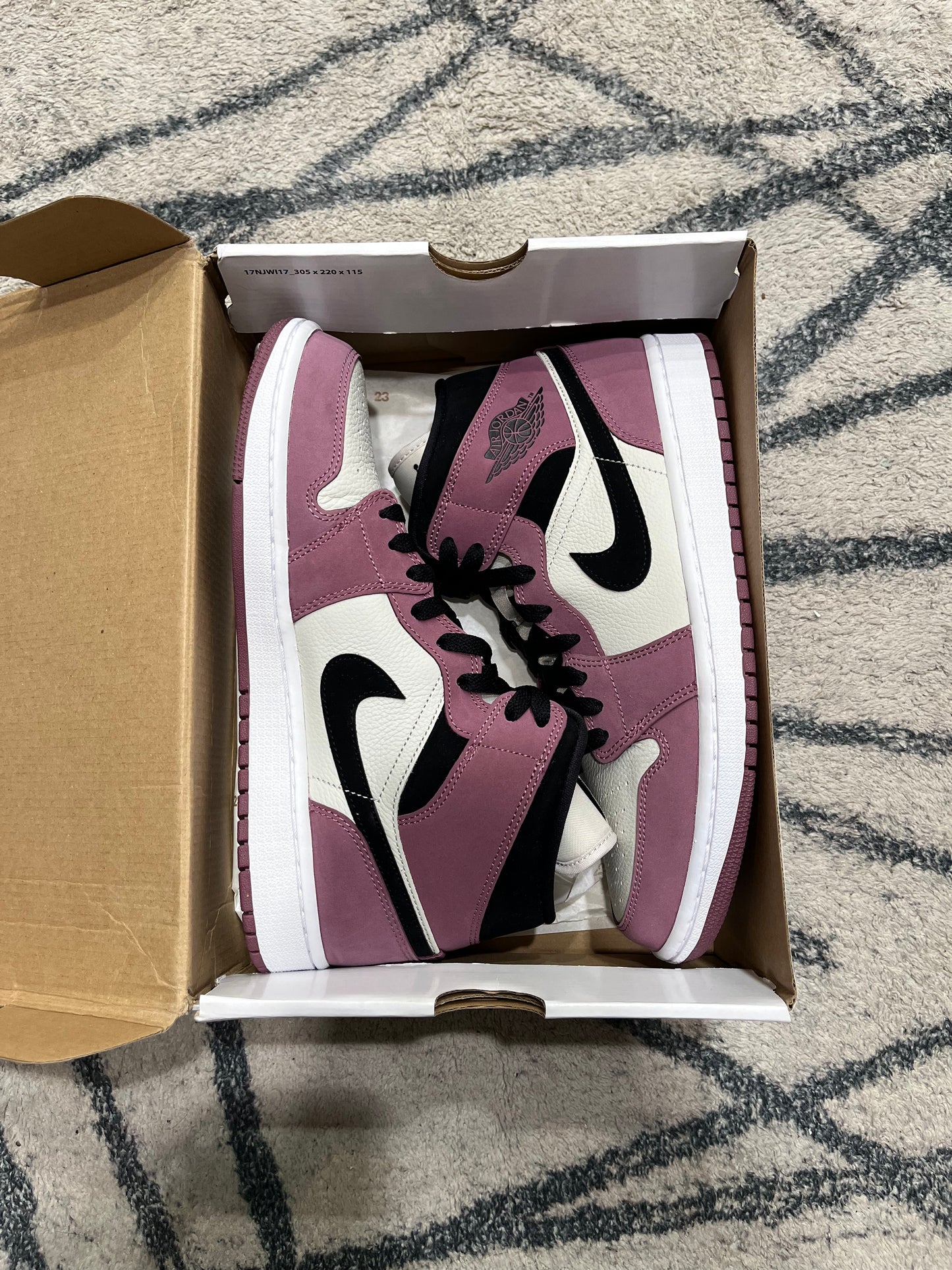 Air Jordan 1 Mid Barely Rose