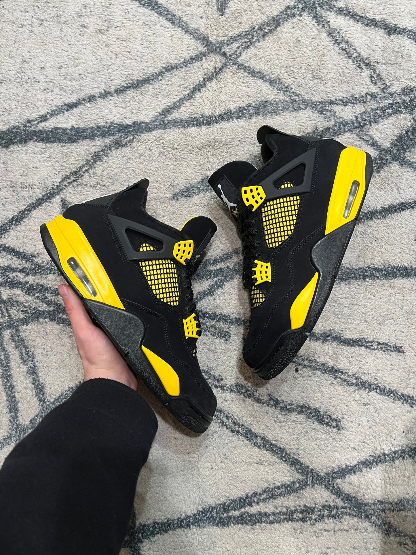 Air Jordan 4 Yellow Thunder