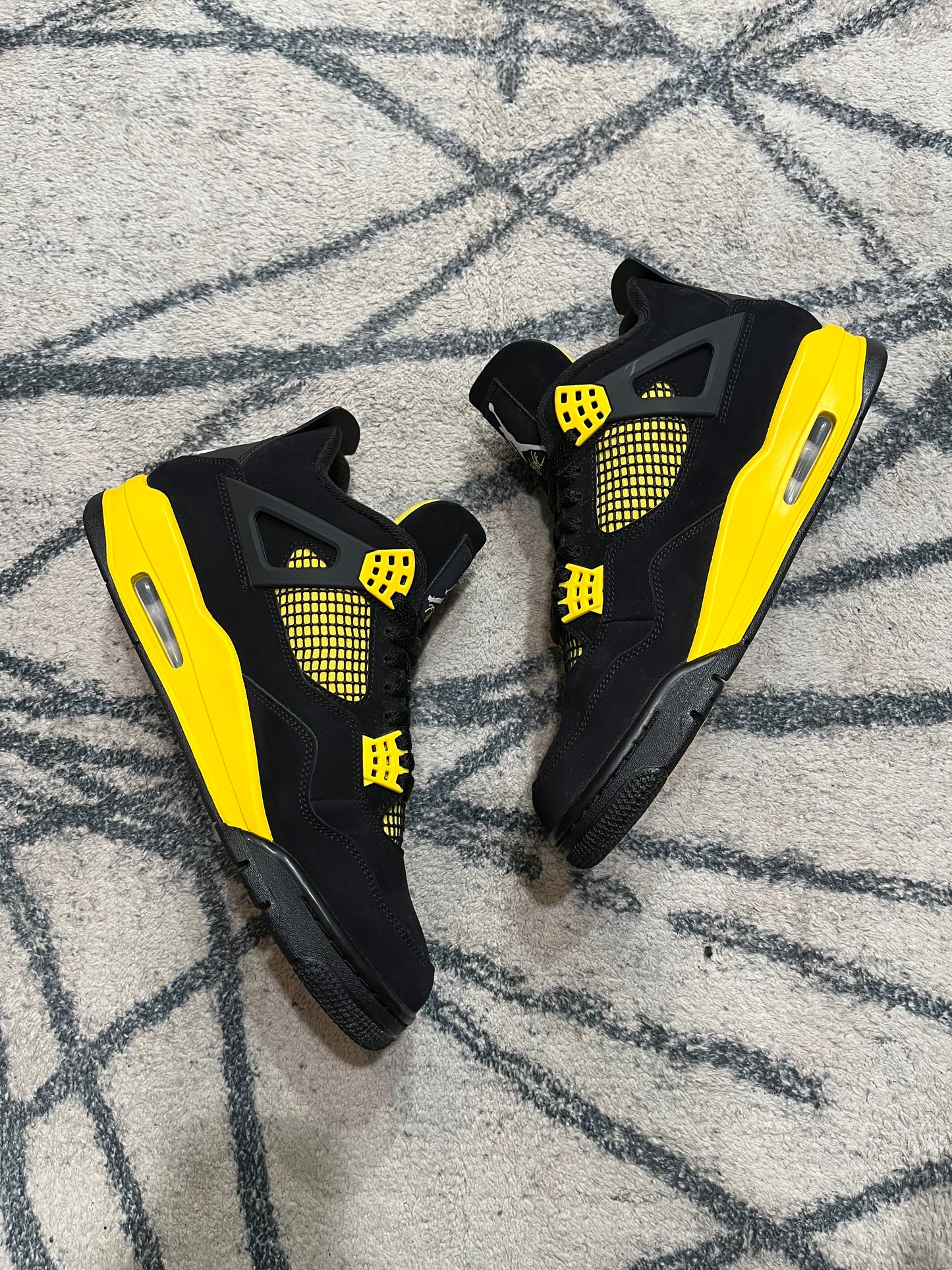 Air Jordan 4 Yellow Thunder