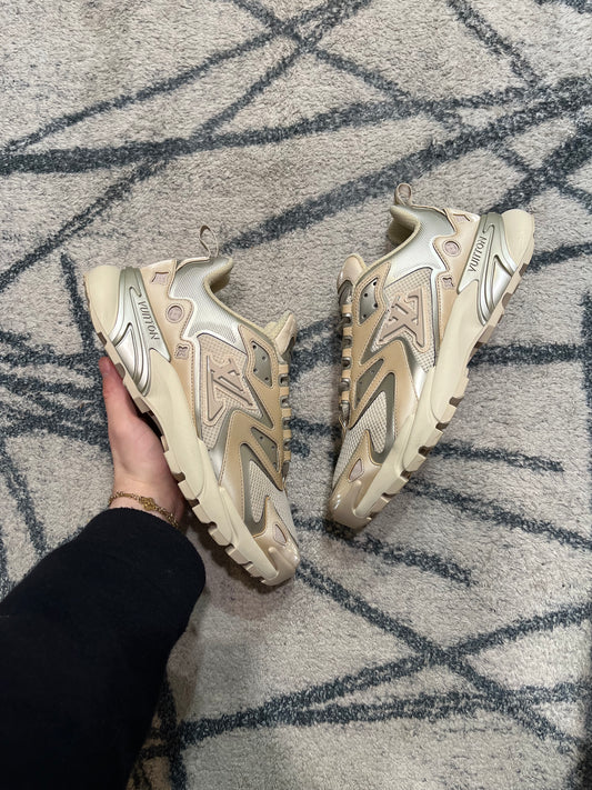 Louis Vuitton Runner Beige
