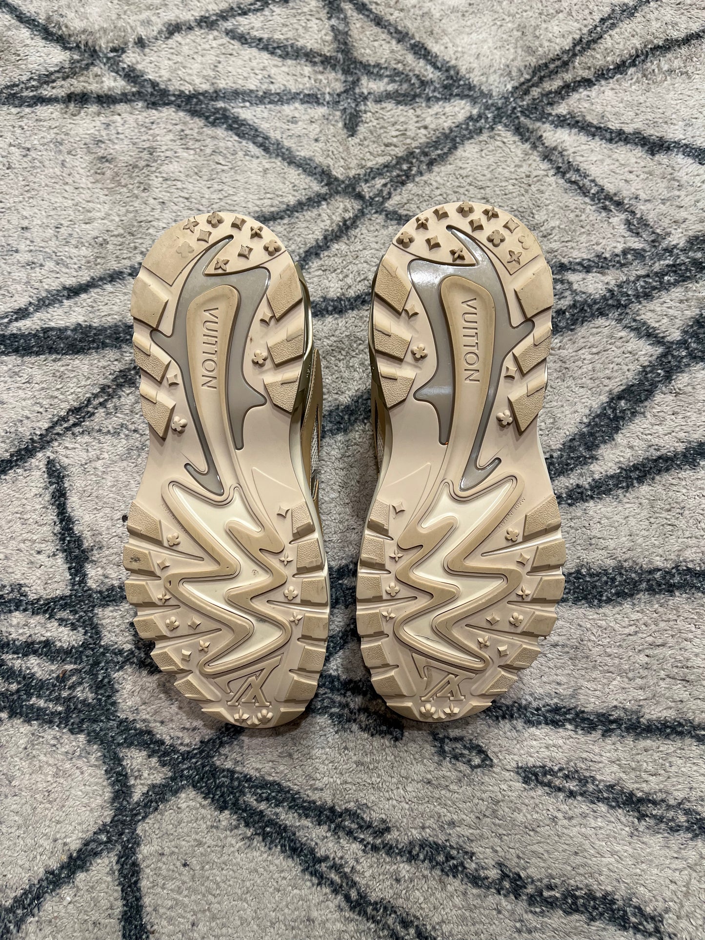 Louis Vuitton Runner Beige