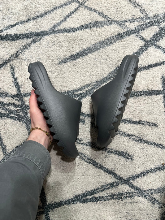 Yeezy Slide Granit