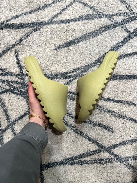 Yeezy Slide Resin