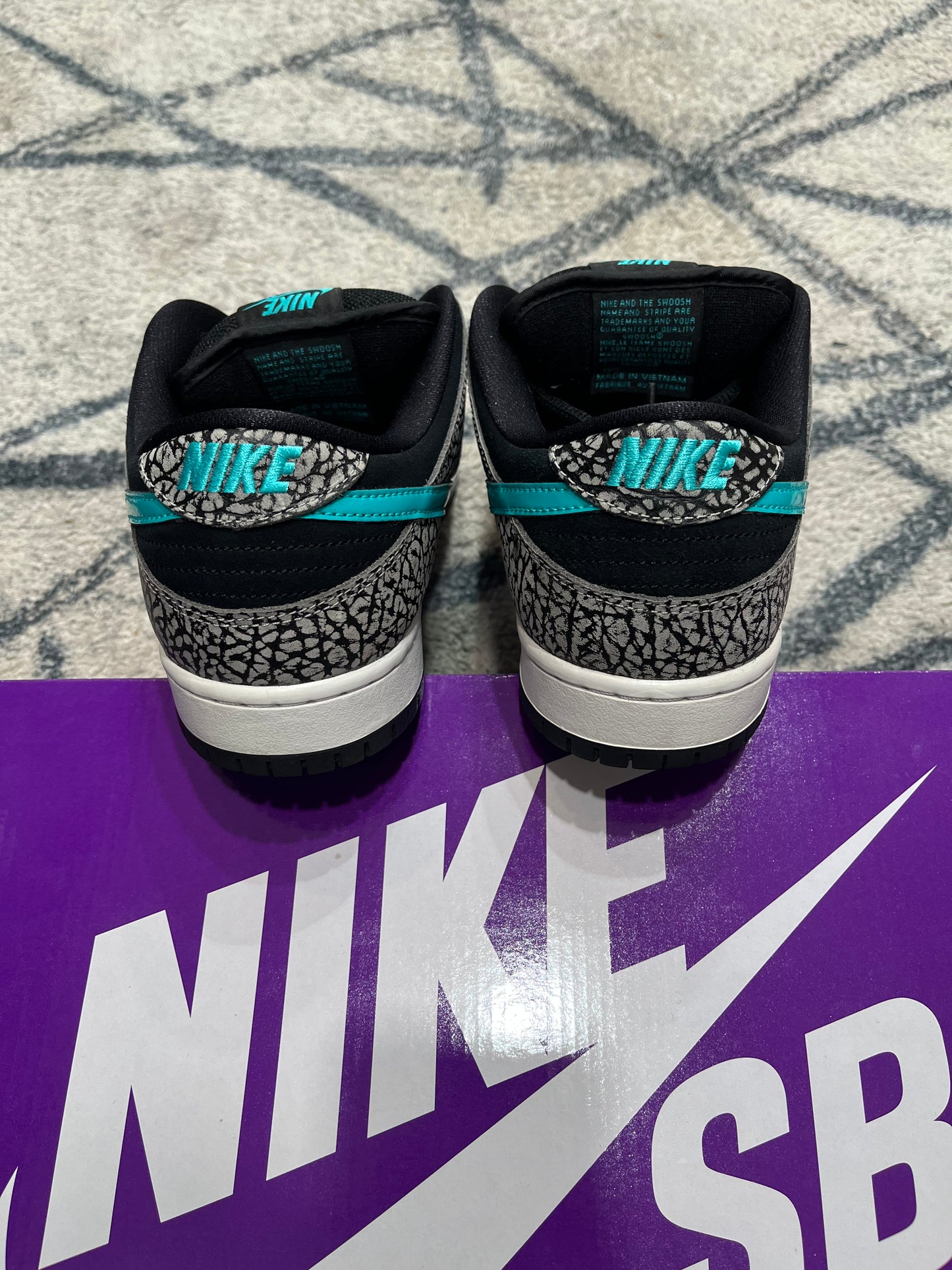 Nike Dunk SB Atmos Elephant