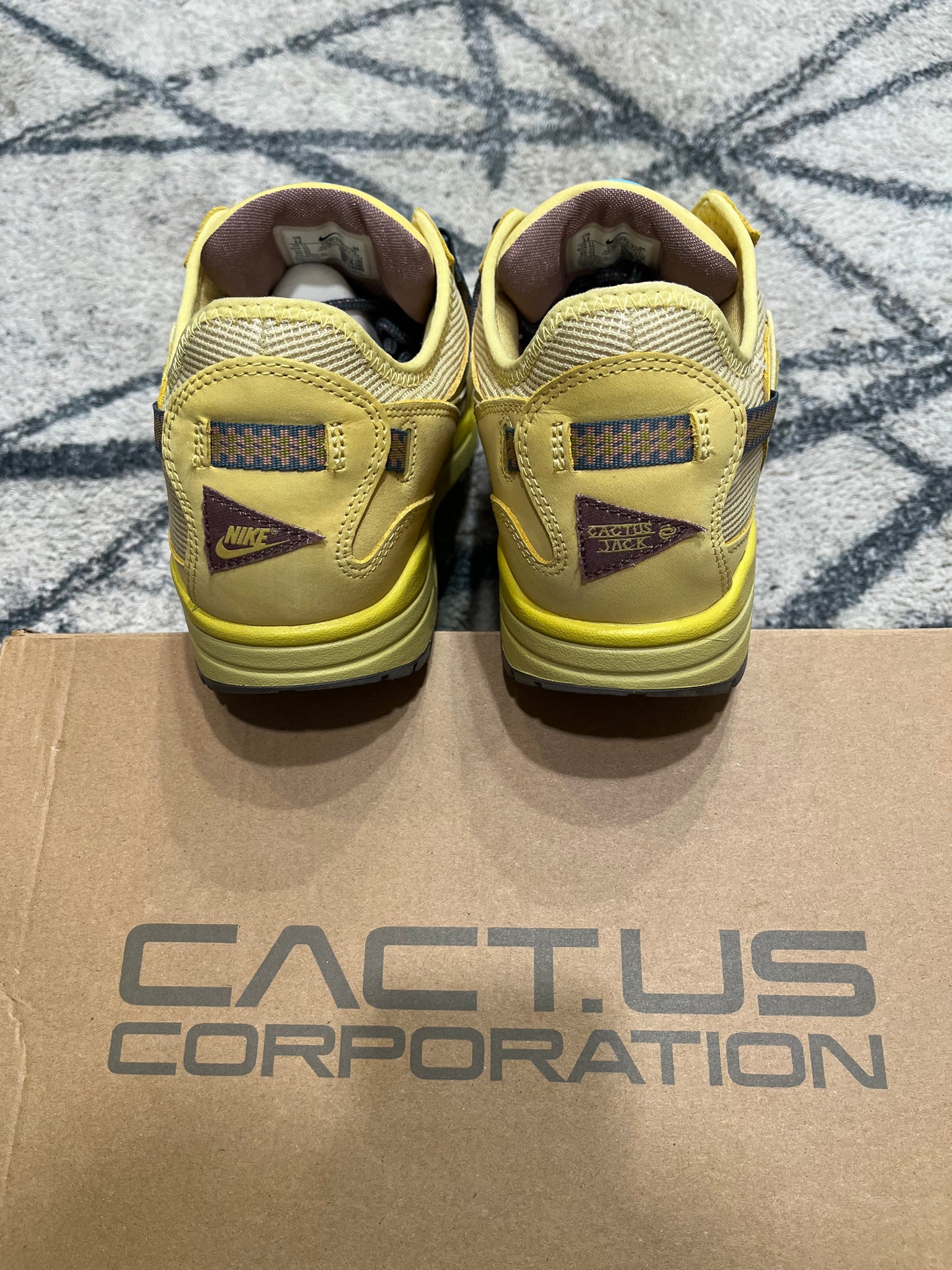 Nike Air Max 1 Travis Scott Saturn Gold