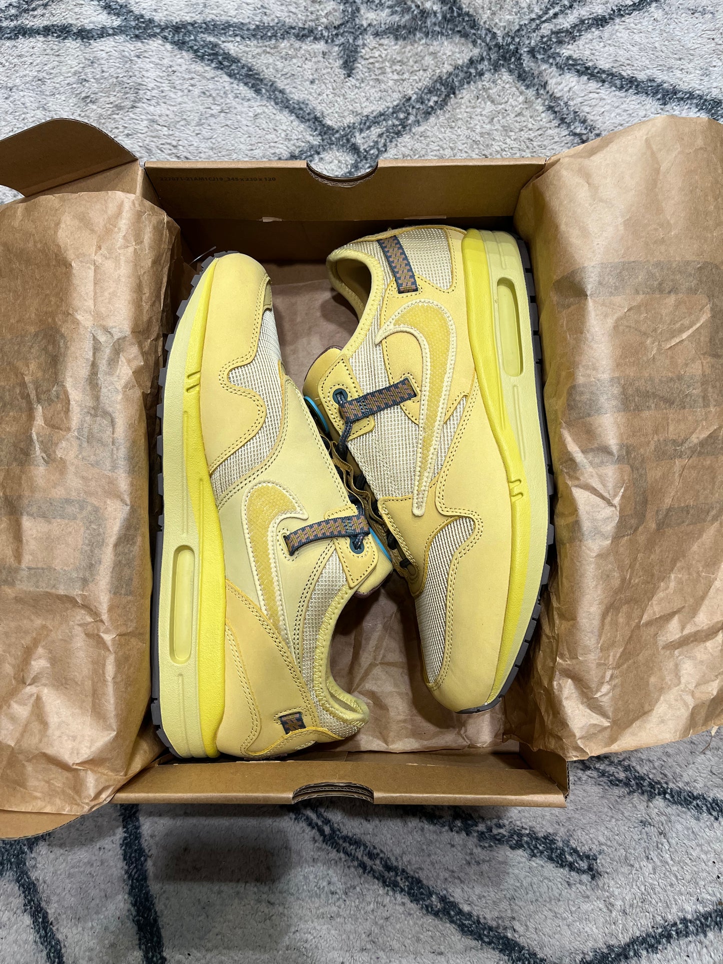 Nike Air Max 1 Travis Scott Saturn Gold