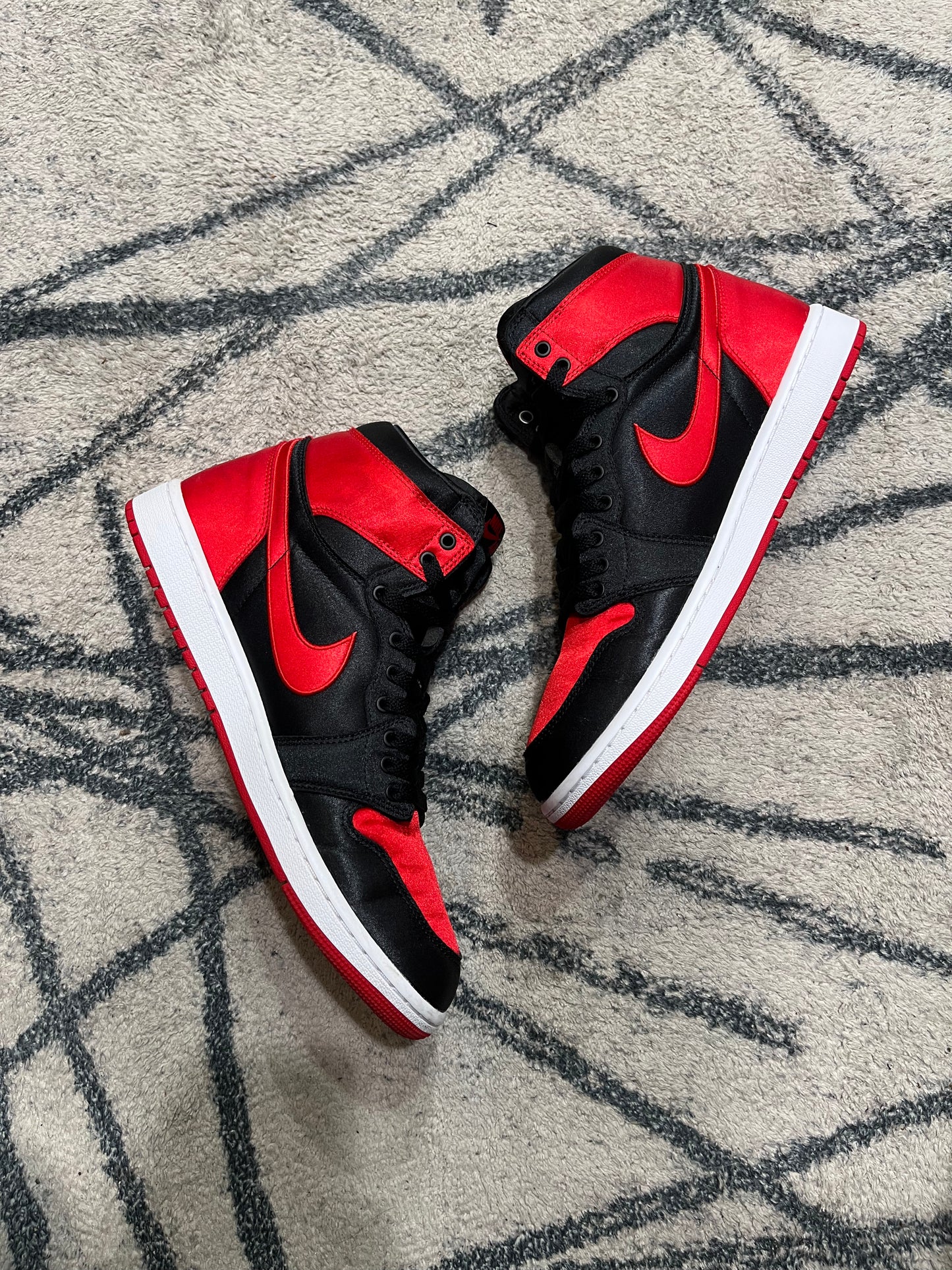 Air Jordan 1 High Retro OG Satin Bred
