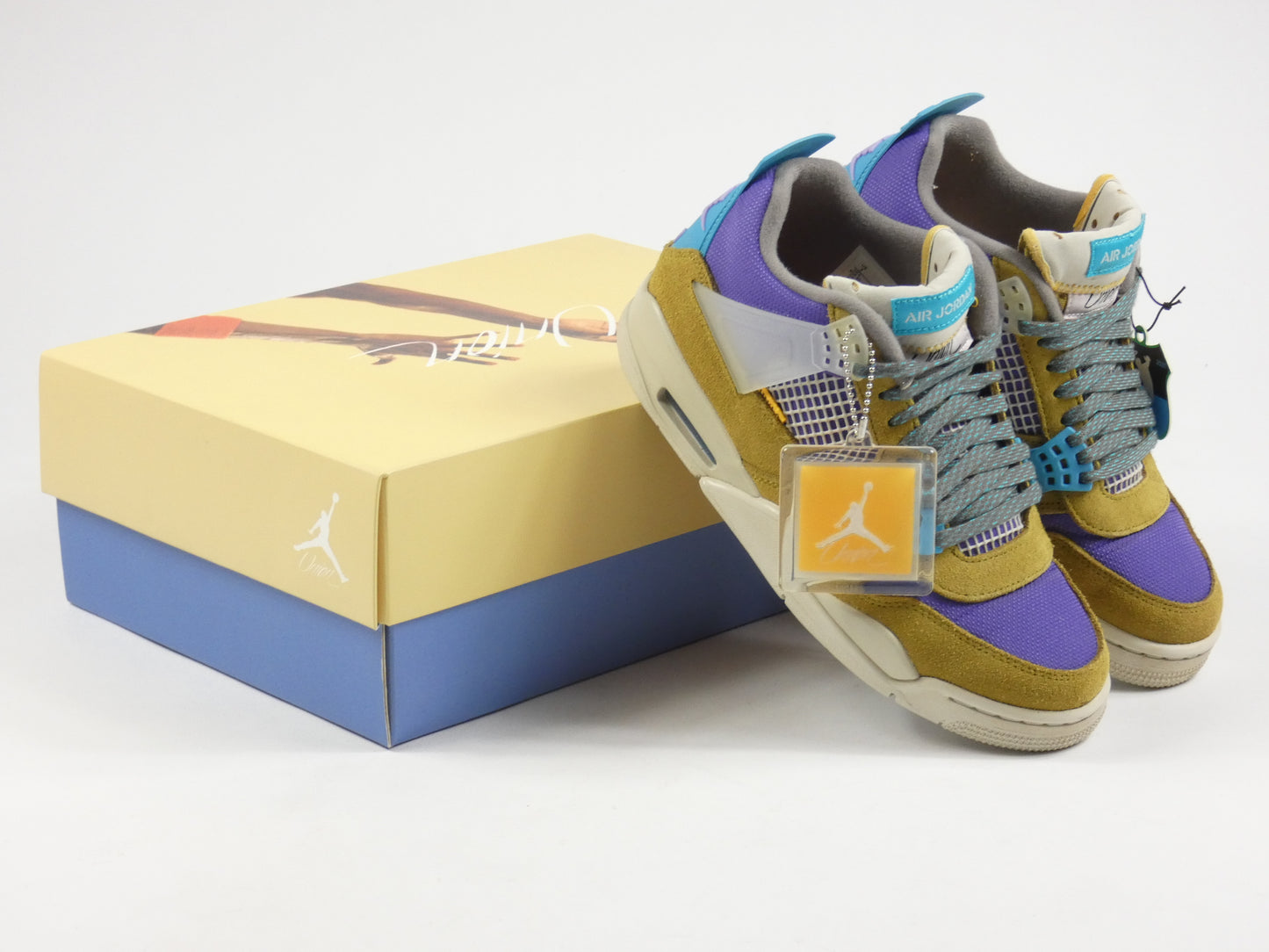Air Jordan 4 Desert Union Moss