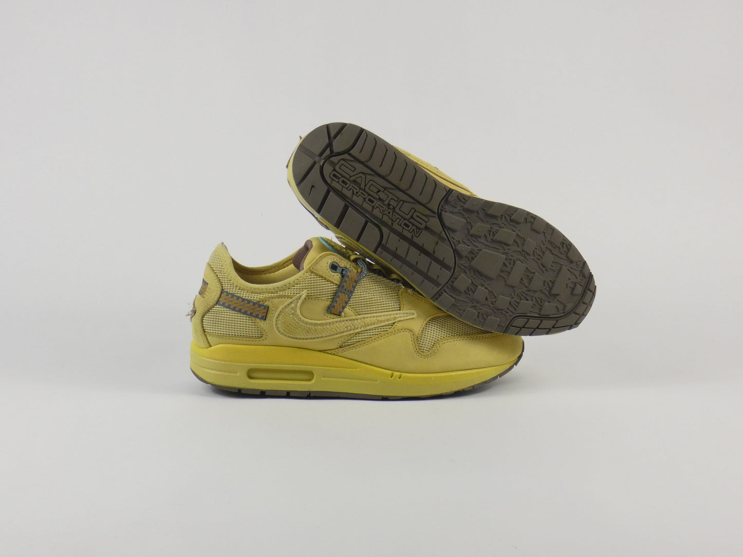 Nike Air Max 1 Travis Scott Saturn Gold